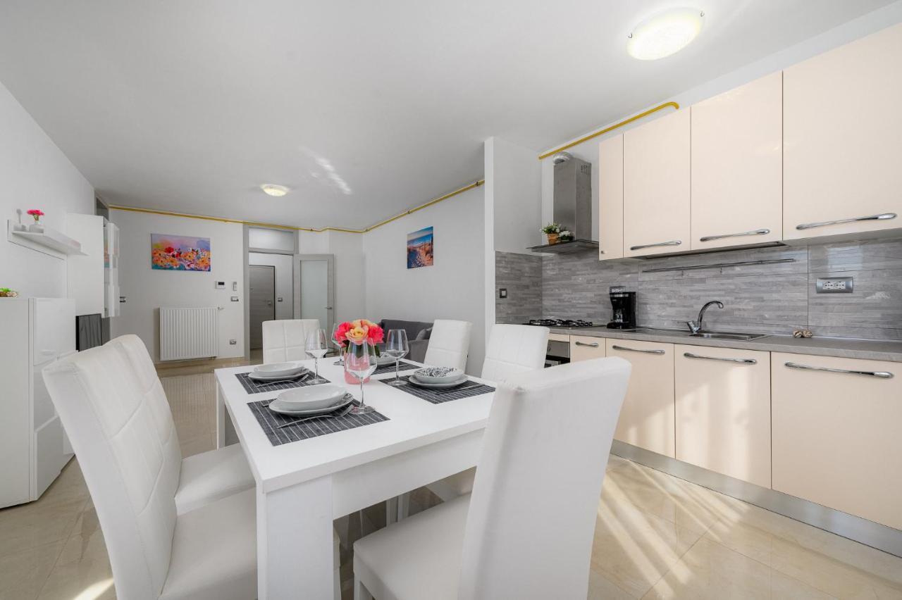 Stancija Amoroso Porec Apartments Eksteriør billede
