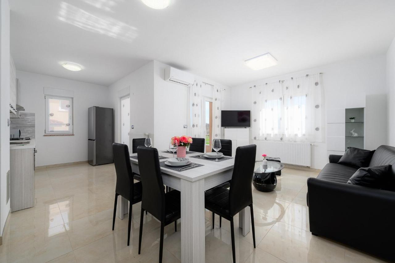 Stancija Amoroso Porec Apartments Eksteriør billede