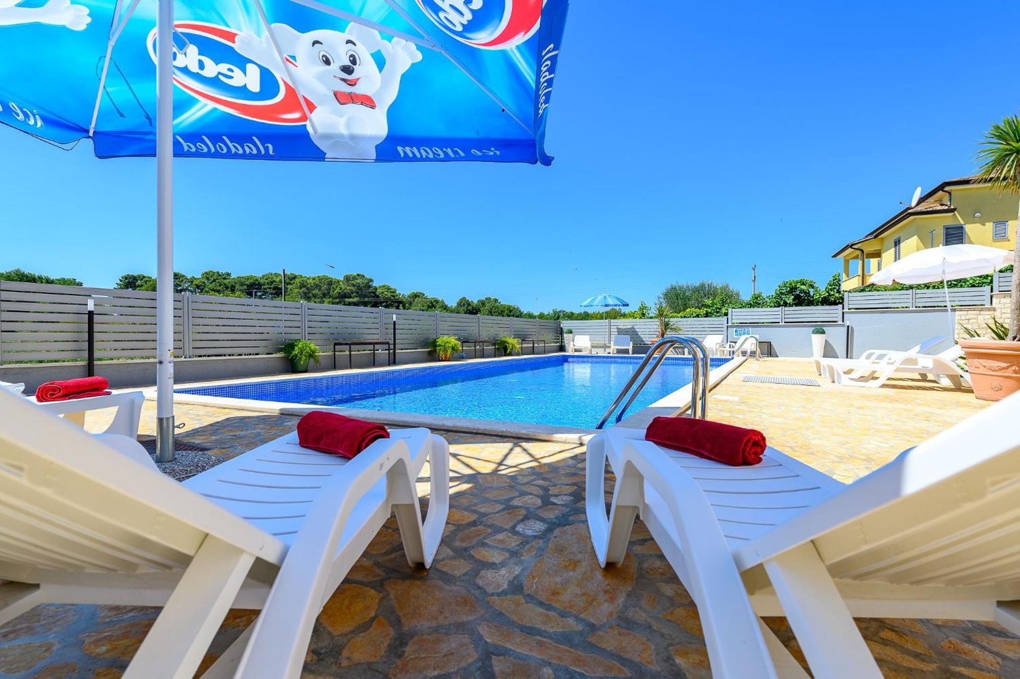 Stancija Amoroso Porec Apartments Eksteriør billede